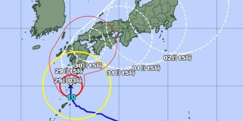 주택붕괴 위력 태풍 '산산' 日접근 …특별경보·도요타 가동 중단