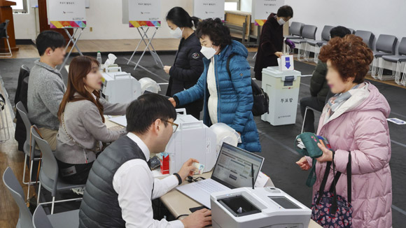 '소중한 한표'…새마을금고이사장 선거 투표