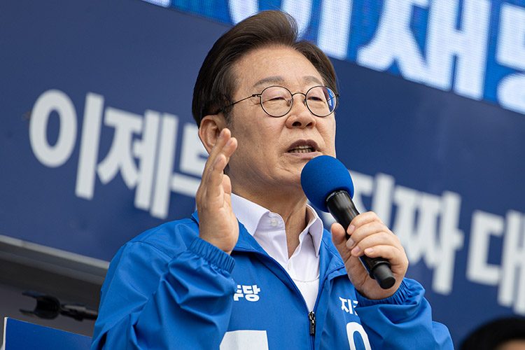 이재명 "골프와 선거는 고개 쳐들면 진다"…대선 낙관론 경계령