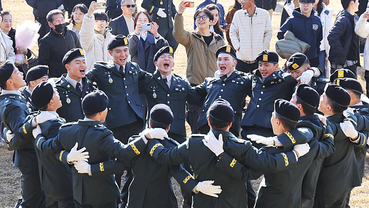 '우리는 검은베레'…특전부사관 임관식